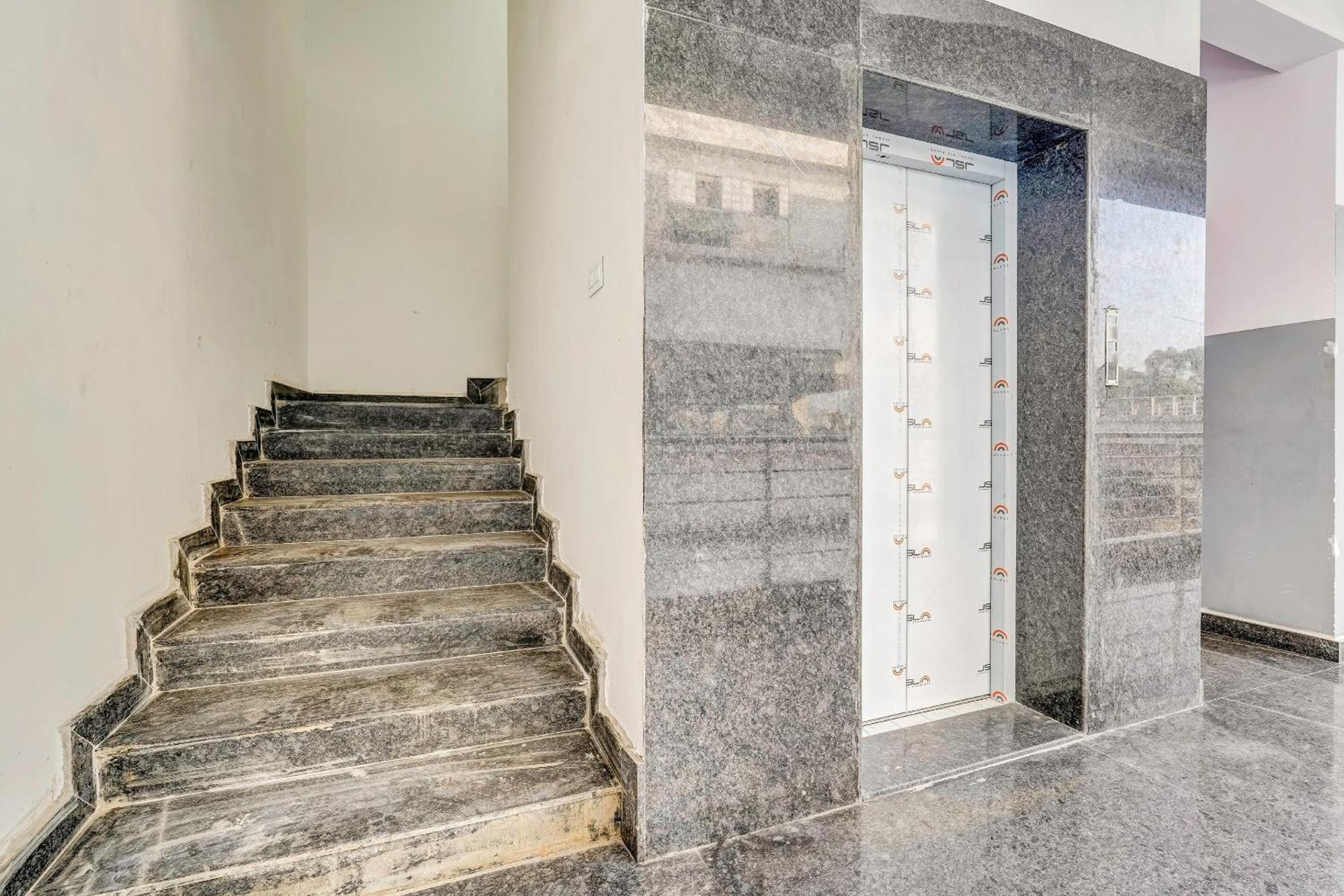 Oyo Flagship Hotel Ayodhya Bangalore Luaran gambar